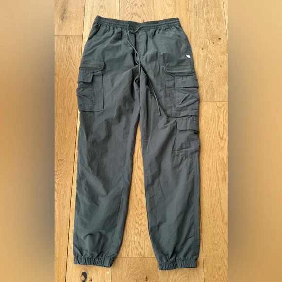 Urban Outfitters Standard Cloth Technical Cargo Jogger Pants M NWT - Picture 4 of 9